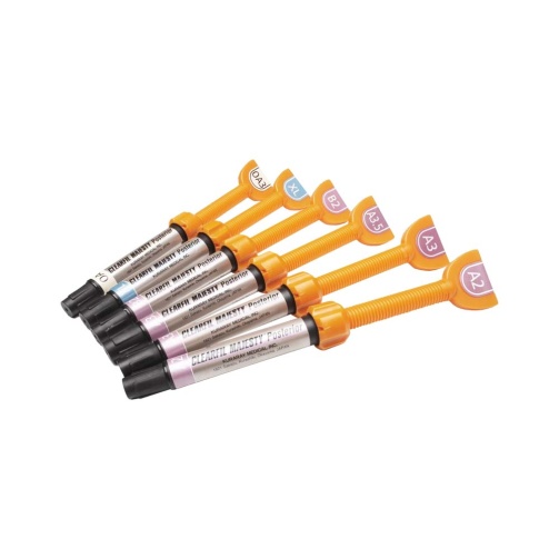 Clearfil Majesty Posterior OA3 stříkačka 4,9g