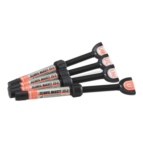 Clearfil Majesty ES-2 Universal (U) stříkačka 3,6g